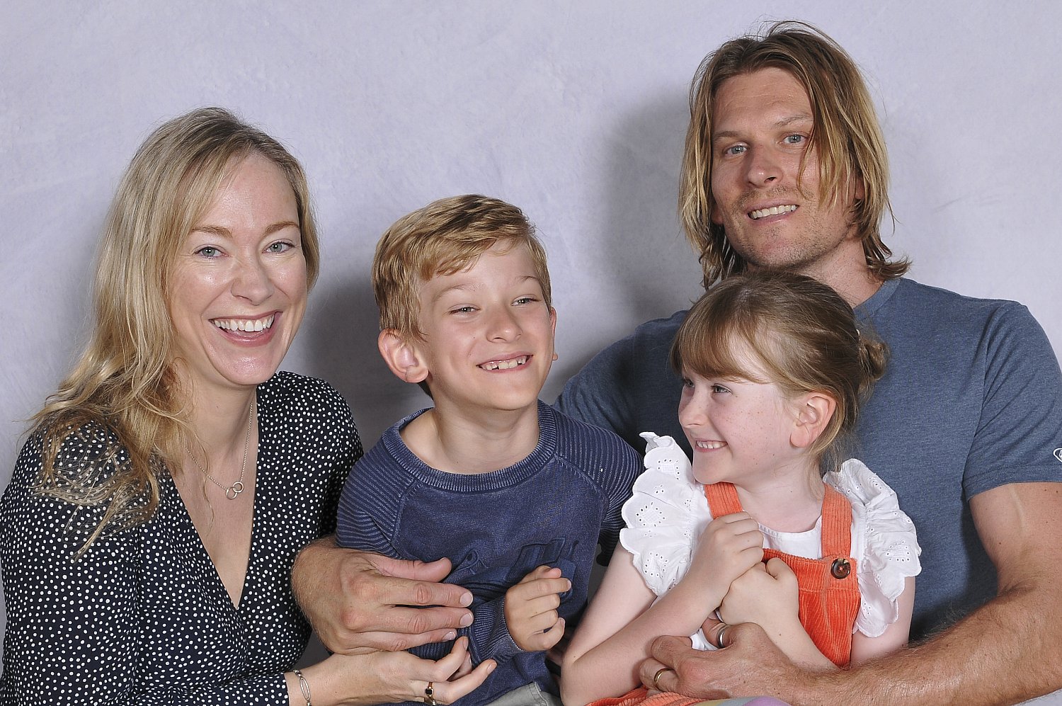 Sparrow Ormeau Hills - Family Portrait Fundraiser - Sunday 12th October